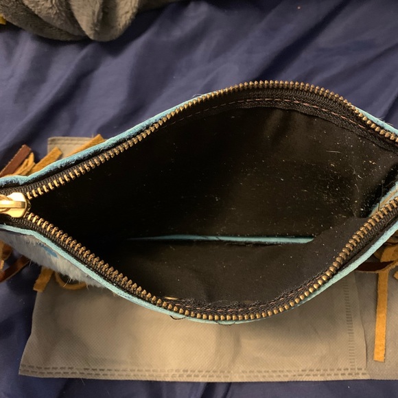 Wild Goose Cowhide Blue Acid Wash Leather Wristlet with Fringe - Picture 2 of 3